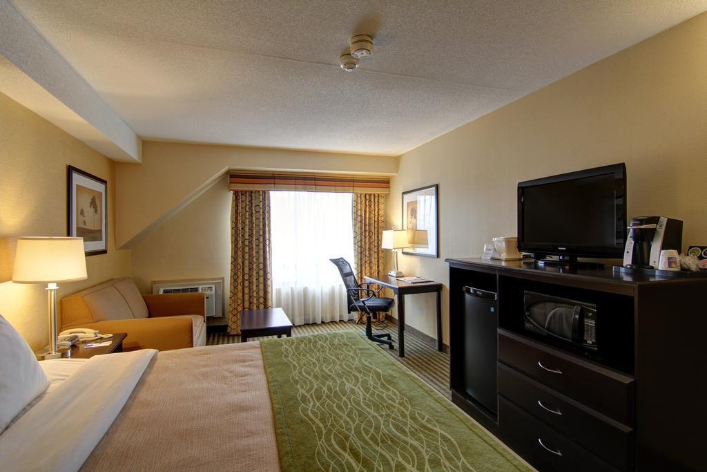 Comfort Inn Chatham-Kent Экстерьер фото