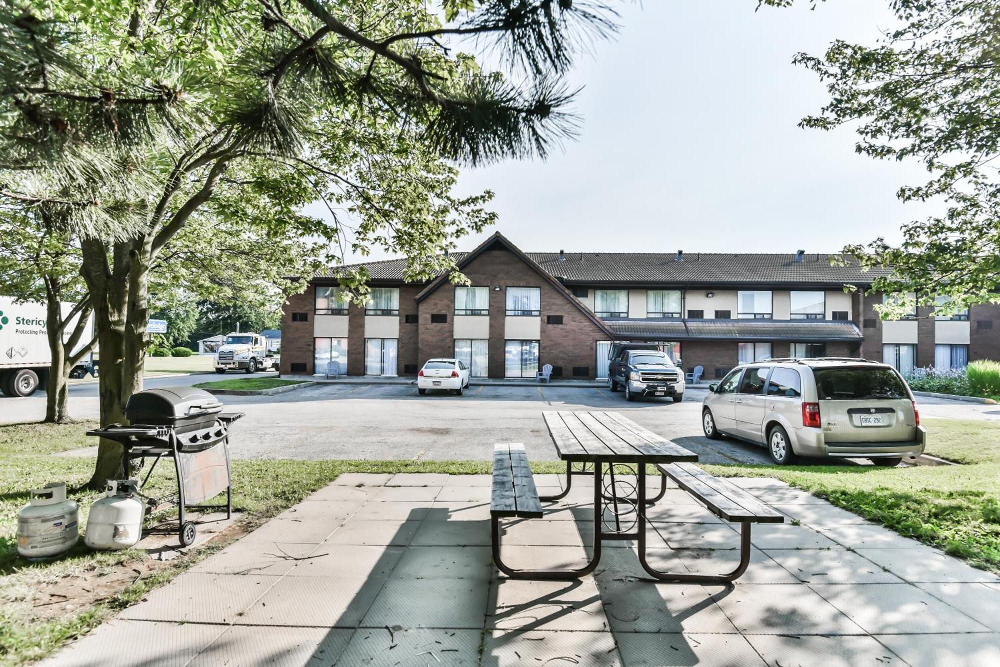 Comfort Inn Chatham-Kent Экстерьер фото