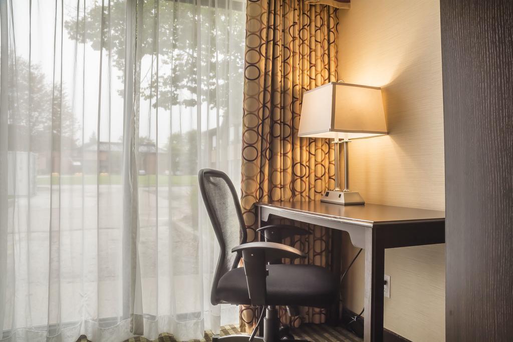 Comfort Inn Chatham-Kent Экстерьер фото