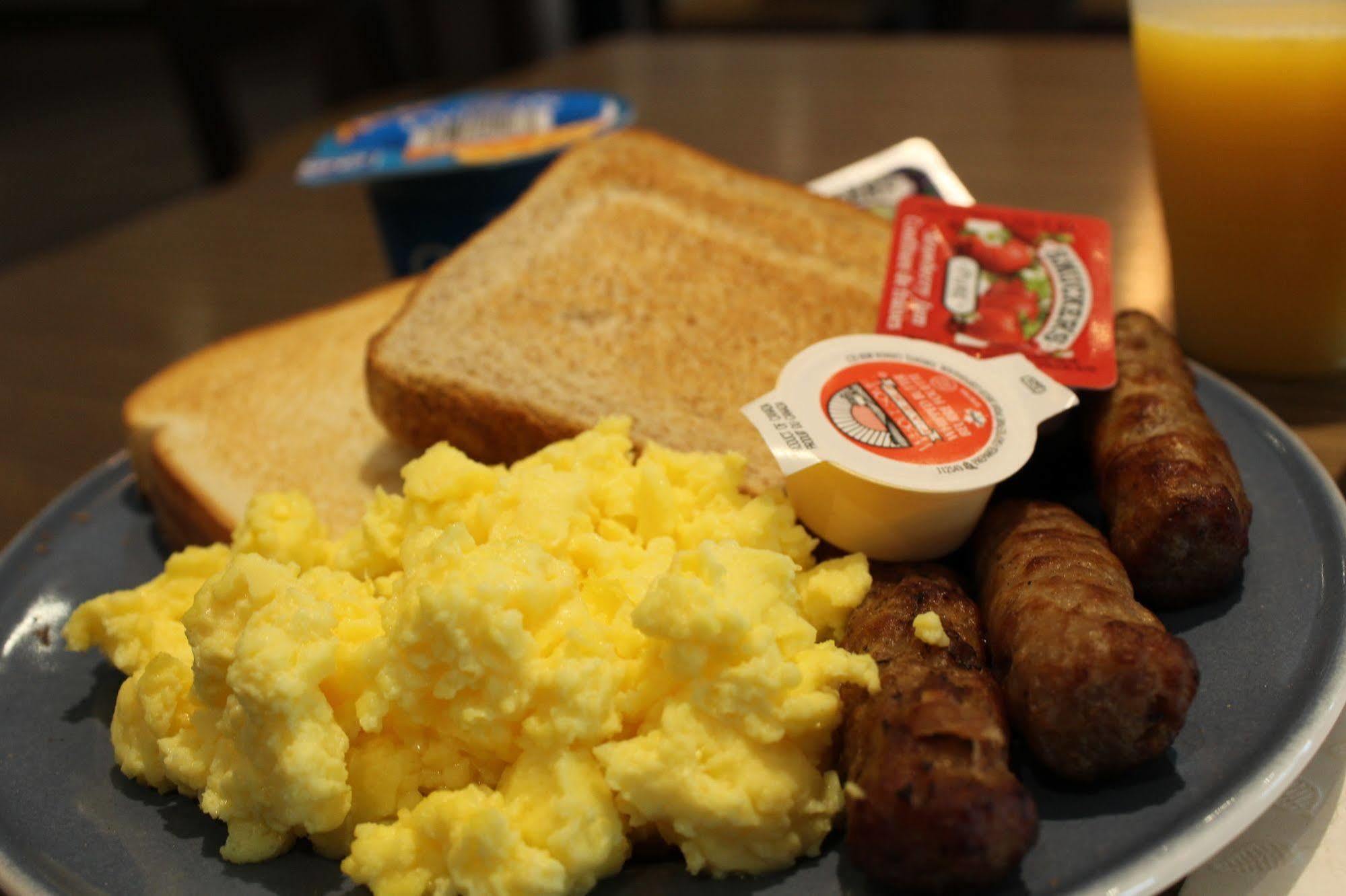 Comfort Inn Chatham-Kent Экстерьер фото